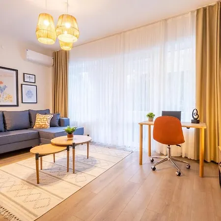 Fully Renovated 2br Flat In Center Of Moda * 伊斯坦布尔