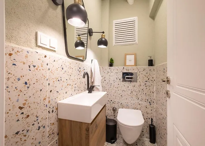 Fully Renovated 2br Flat In Center Of Moda 公寓