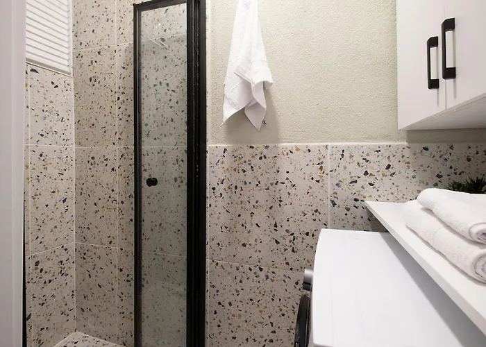 Fully Renovated 2br Flat In Center Of Moda