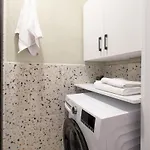 Fully Renovated 2br Flat In Center Of Moda 公寓