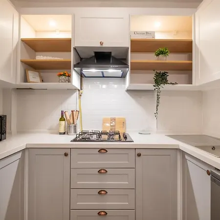 Fully Renovated 2br Flat In Center Of Moda Apartament Istanbul