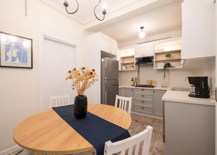 Fully Renovated 2br Flat In Center Of Moda