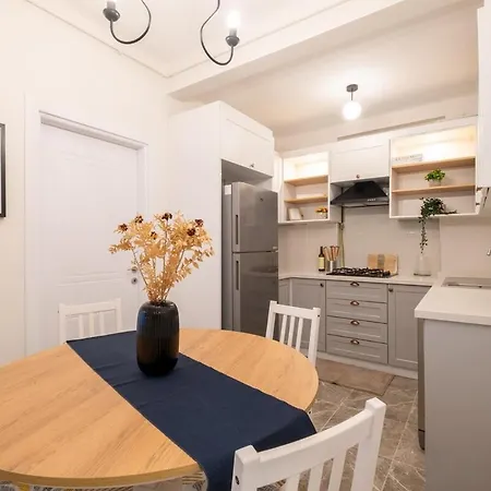 Fully Renovated 2br Flat In Center Of Moda