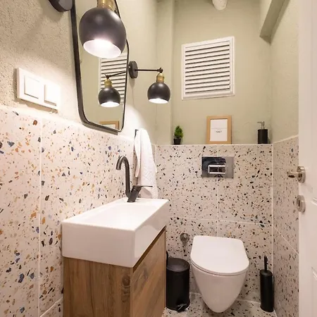 Fully Renovated 2br Flat In Center Of Moda Appartement