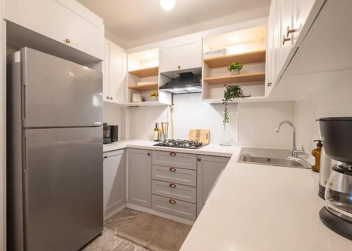 Fully Renovated 2br Flat In Center Of Moda Apartment *