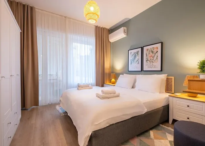 Fully Renovated 2br Flat In Center Of Moda Istanbul